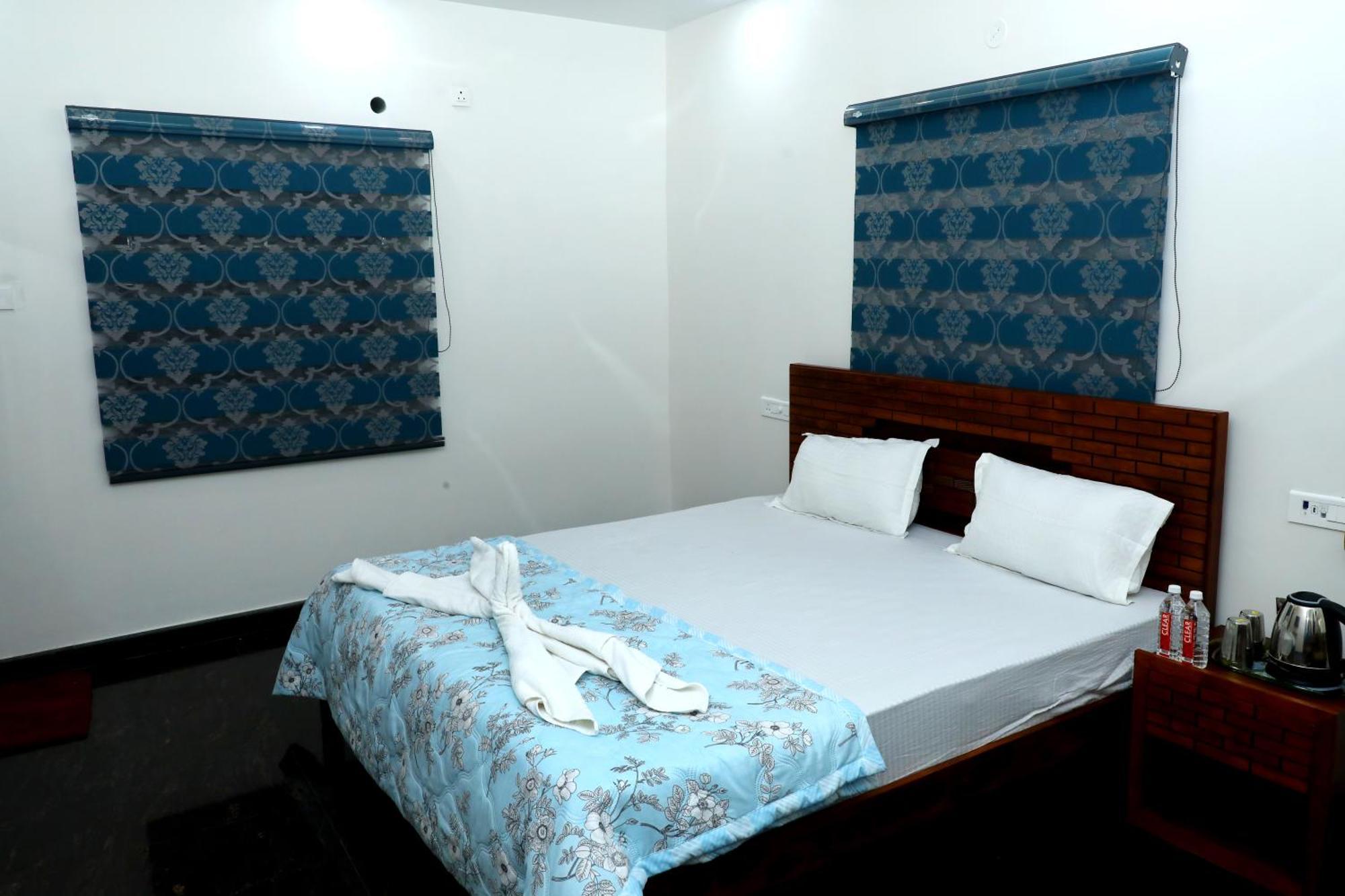 Jp Residency Hotel Yelagiri Luaran gambar