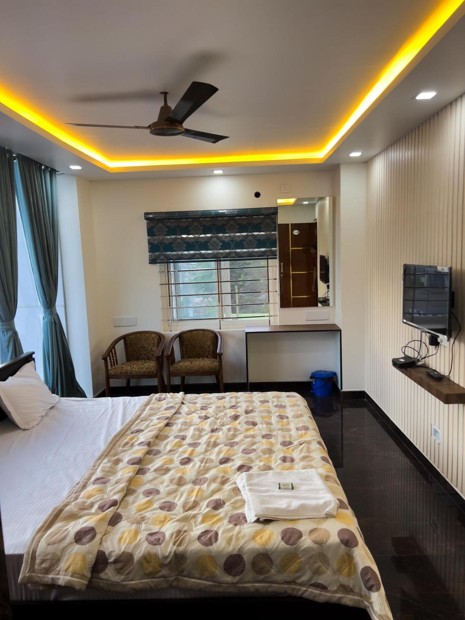 Jp Residency Hotel Yelagiri Luaran gambar
