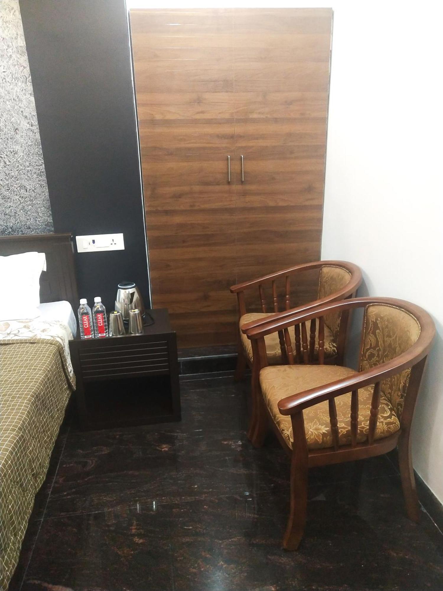Jp Residency Hotel Yelagiri Luaran gambar